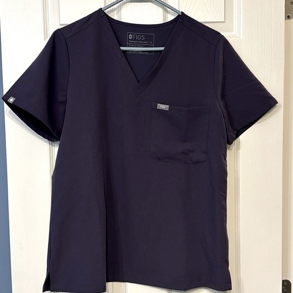 FIGS SCRUB TOP - Picture 8 of 10